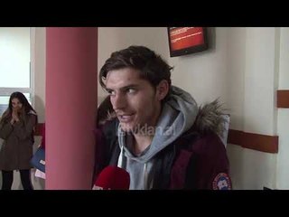 Studentet bllokojne Universitetet