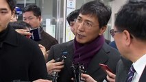 검찰, '비서 성폭행' 안희정에 징역 4년 구형 / YTN