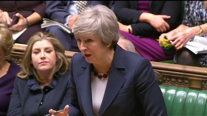 Descargar video: Brexit: May alle strette in parlamento: 