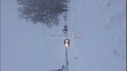 Report Tv-Bllokohen disa fshatra në Gramsh, në Stëblevë dëbora arrin 1 metër