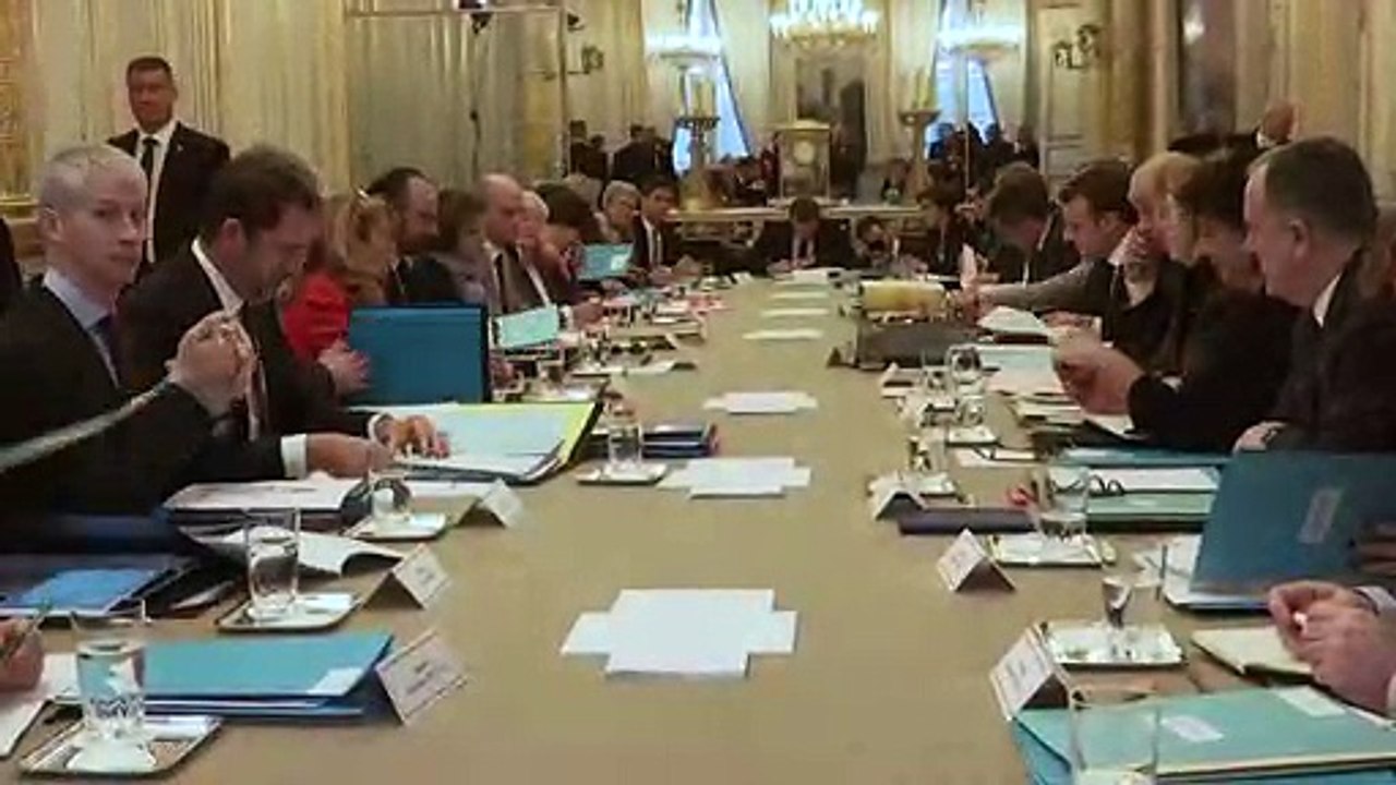 Le grand débat démarre mal, avec le départ de Chantal Jouanno