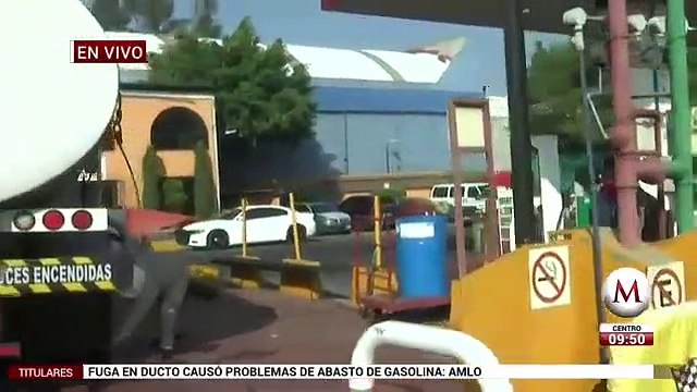 Pipas abastecen gasolinera de Iztapalapa en la Ciudad de México