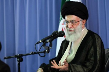 خامنئي: العقوبات الأميركية تشكل ضغطاً غير مسبوق