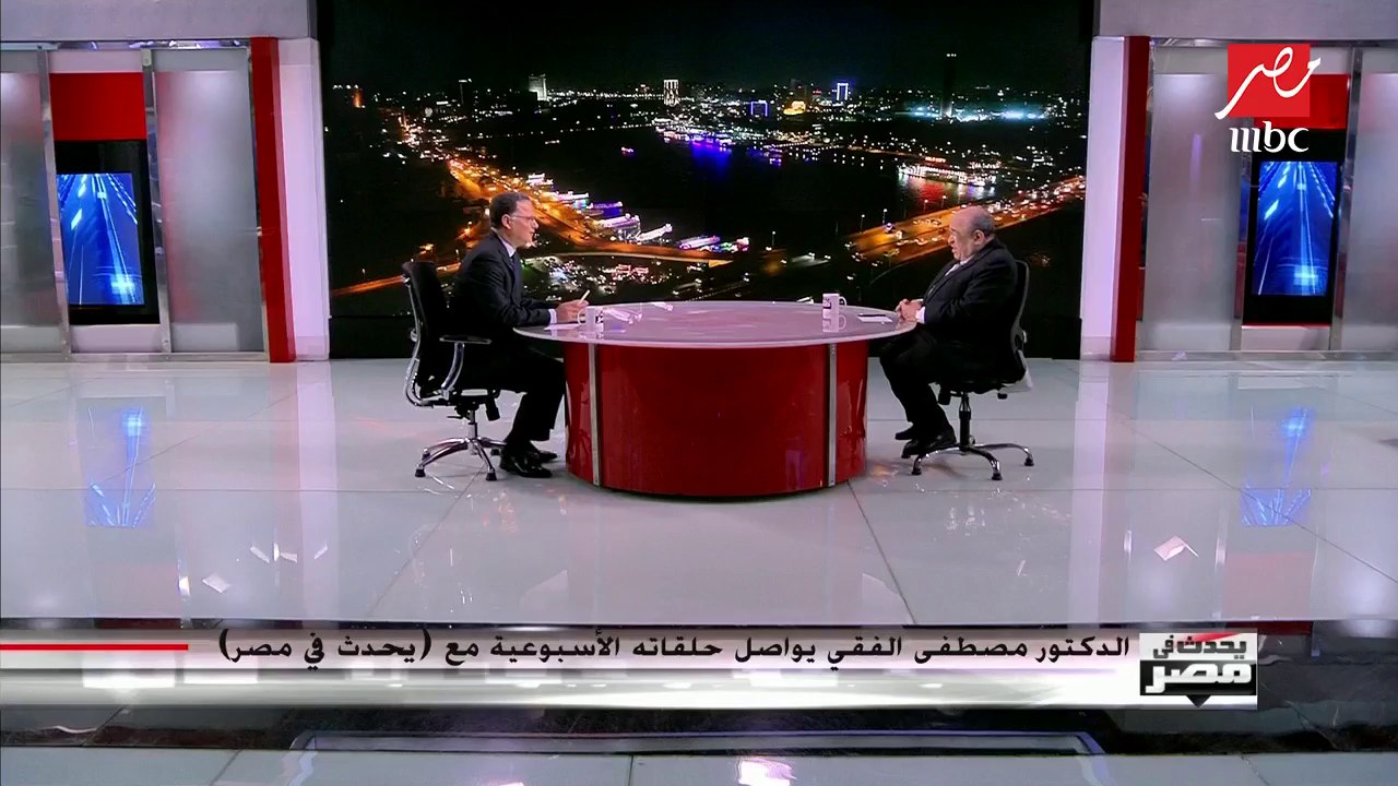 هل الشخصية العامة المثيرة للجدل من الضروري أن تلامس قضايا سياسية؟