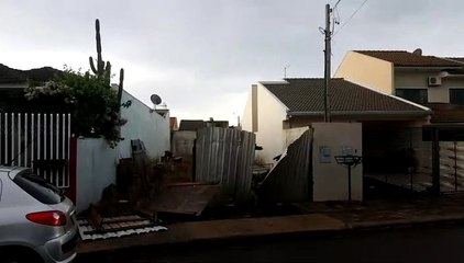 Danos também na Rua Itaúba, no Parque Verde