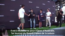 Tennis: Djokovic rencontre des fans avant l'Open d'Australie