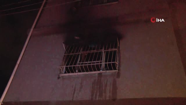 Yaşlı Kadın Gözyaşları İçerisinde Evinin Yanışını İzledi