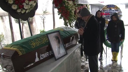 İzmir- Ukrayna'da Öldürülen Zeynep Son Yolculuğuna Uğurlanıyor 2