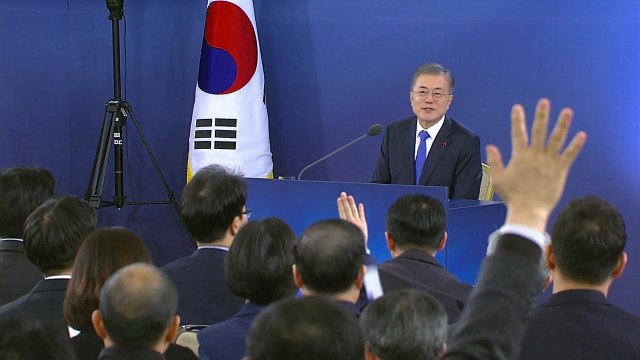 [문 대통령 신년 기자회견] 문 대통령, 기자들과 질의 응답 ③ / YTN