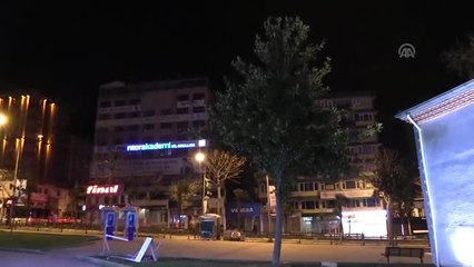 Fırtınada Çatılar Uçtu, Ağaçlar Devrildi, Bir Kişi Yaralandı