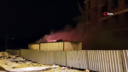 İnşaat işçilerinin kaldığı baraka alev alev yandı