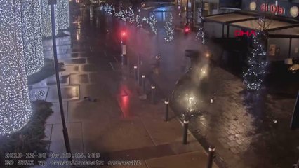 Dha Dış - Polisten Kaçarken Hidrolik Bariyere Çarptı