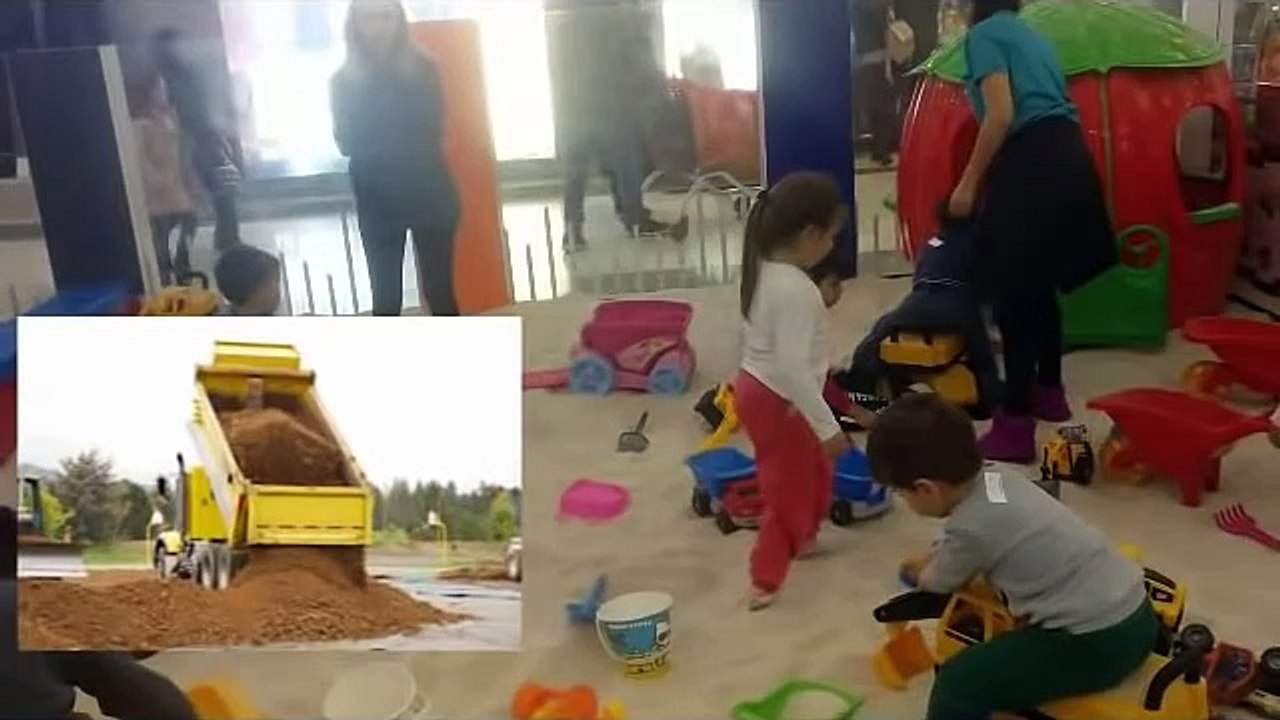 Cemre Kum havuzunda elsa pepe niloya