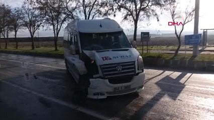 Kahramanmaraş'ta Öğrenci Servisi ile Halk Otobüsü Çarpıştı 8 Yaralı