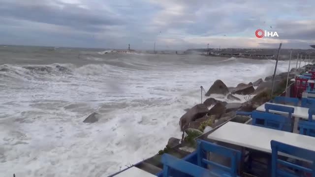 Şiddetli Lodos Silivri'de Balıkçı Kayığını Batırdı