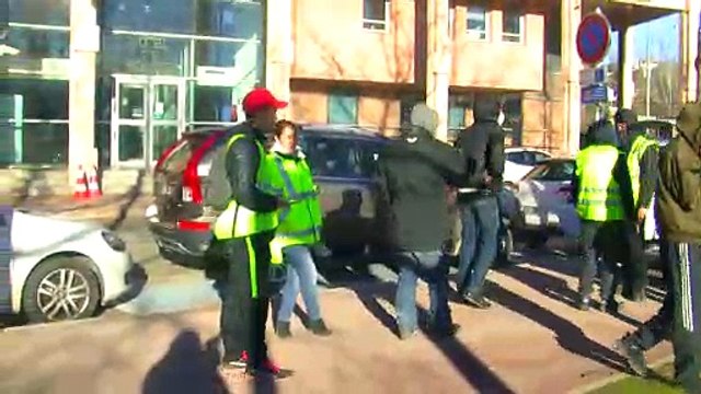 Gilets jaunes : un rassemblement devant le commissariat de Martigues