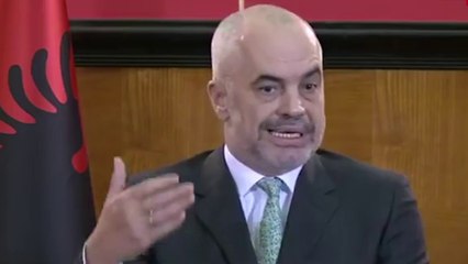 Rama sulmon pedagoget: Nuk doni mesim, rrini kafeneve