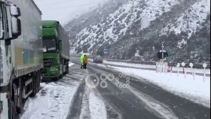 Ora News - Rruga e Kombit sot, qarkullohet me vështirësi nga Kalimashi në Rrëshen