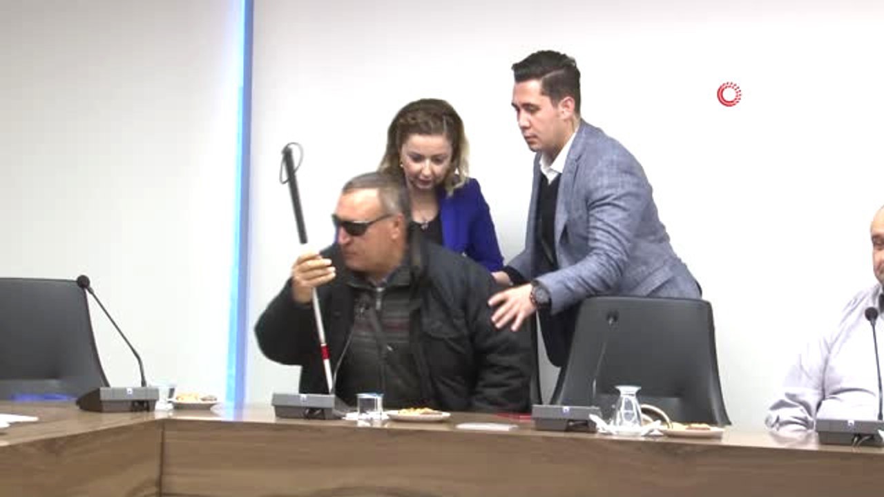 AK Parti İzmir Büyükşehir Belediye Başkan Adayı Nihat Zeybekci: "Beyaz Baston Ödemesinin Sgk...