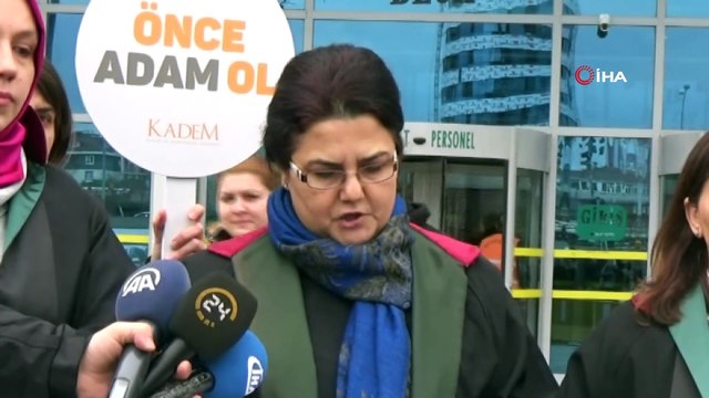 - Maltepe’de bindiği minibüste lise öğrencisi başörtülü genç kızın darp edilmesine ilişkin yargılanan Ayhan Almıla Kursar, 1 yıl 10 ay 15 gün hapis cezası ve 3 bin 880 lira para cezasına çarptırıldı. Mahkeme bu cezaları erteledi.