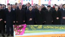 TBMM Başkanı Binali Yıldırım, 3.Ordu Komutanı İsmail Serdar Savaş'ın annesinin cenaze törenine katıldı