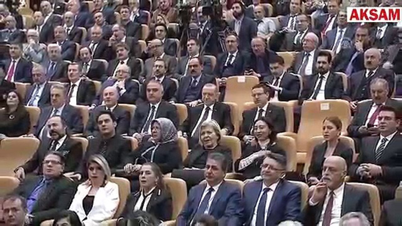 ünlü sanatçı sahneden inerken Erdoğan devreye girdi