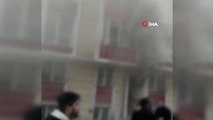 Esenyurt'ta Bir Apartmanda Çıkan Yangında Mahsur Kalan 14 Kişi İtfaiye Ekiplerince Kurtarıldı.