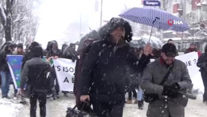 Kosovalılardan Avrupa Birliği'ne Vize Tepkisi