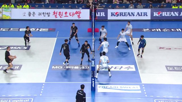 '블로킹의 힘' 현대캐피탈, 선두 탈환 / YTN