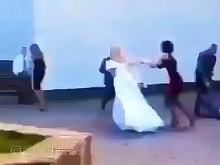 Російське весілля, безглузде і нещадне.