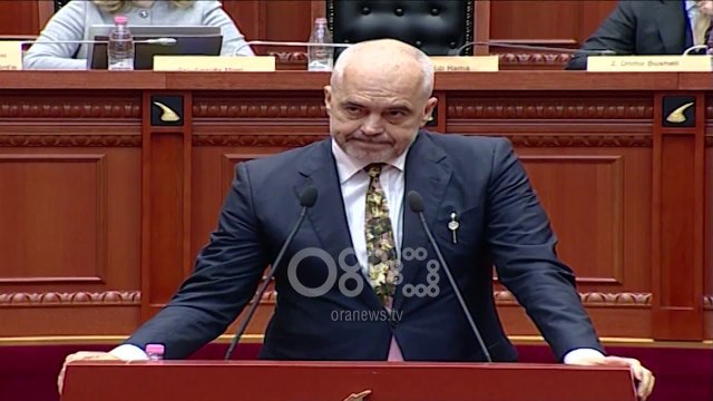 Ora News – Parlamenti shqiptar më shumë deputetë me grada shkencore se ata në Britani dhe Kanada