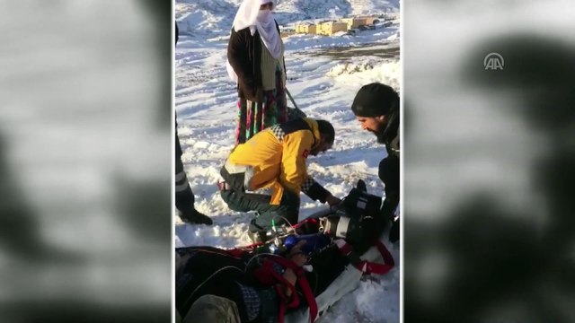 Yaşlı hasta ambulans helikopterle hastaneye ulaştırıldı - BİNGÖL