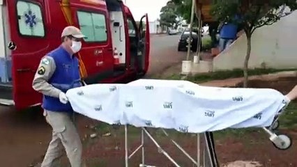 Tanque de lavar roupas cai sobre mão de mulher que teve amputação de três dedos