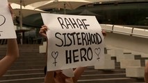 شاهد: احتجاج في سيدني دعما لهروب الفتاة السعودية رهف من أهلها