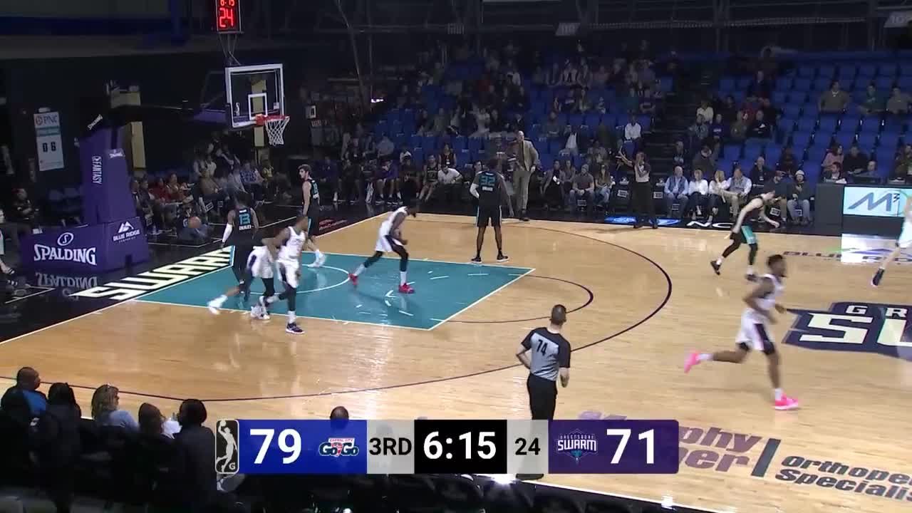 Big dunk from Devin Robinson