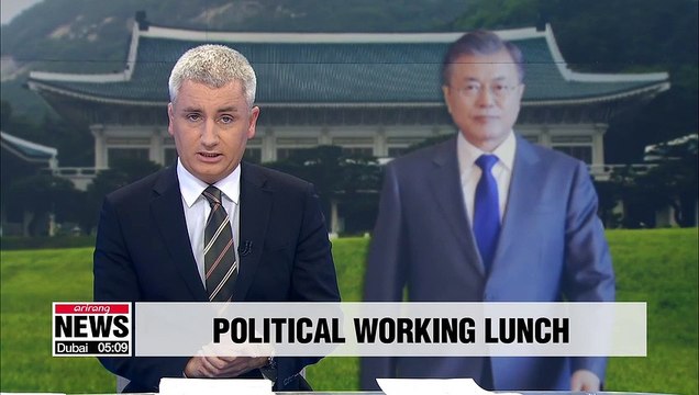President Moon to hold working lunch with lawmakers of ruling party leadership