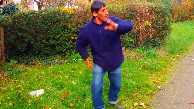 Bruce Lee de Romania loveste din nou-Bruce Lee from Romania strikes again