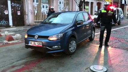 Hidrolik bariyere çarpan araçta hasar oluştu - EDİRNE