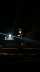 Përfshihet nga zjarri shtylla elektrike në Lipjan, rrezikon banorët