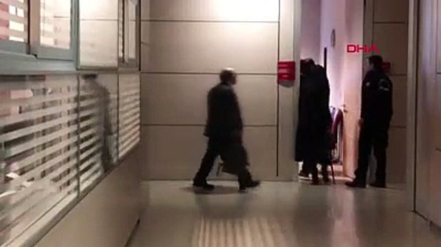 Başörtülü kadınlara hakaret ettiği iddia edilen Deniz Çakır ifade vermek için adliyede