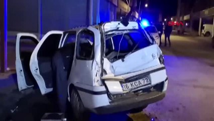 Bursa Çarptığı Otomobili Hurdaya Çeviren Tır Kaçtı