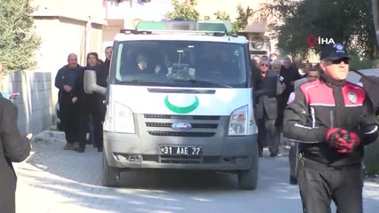 Ukrayna'da Öldürülen Buket'in Gelinlikli Tabutunu Kadınlar Taşıdı