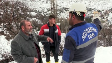 Zorlu kış şartlarında köylere elektrik sağlıyorlar - SİİRT