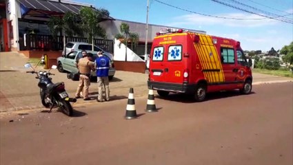 Colisão entre carro e moto deixa jovem de 24 anos ferido