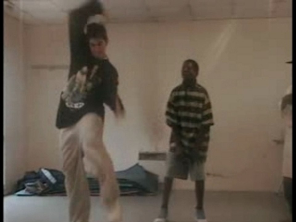 Krump Poppin   LOK