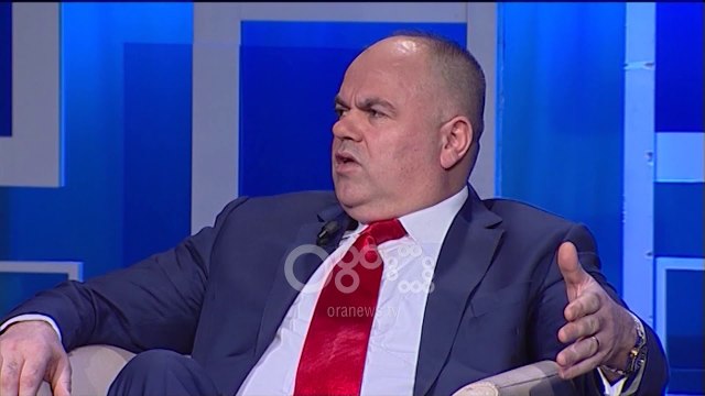 Ora News - Rojet private dhunojnë studentët