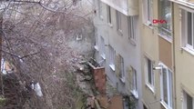 İstanbul- Kağıthane'de Bir Binanın İstinat Duvarında Çökme
