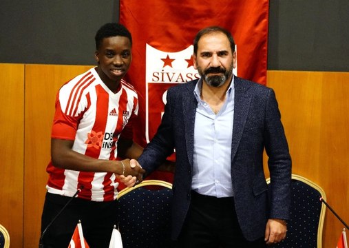 Sivasspor, Diabate'ye Resmi İmzayı Attırdı