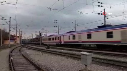 Sınıra trenle zırhlı araç sevkiyatı