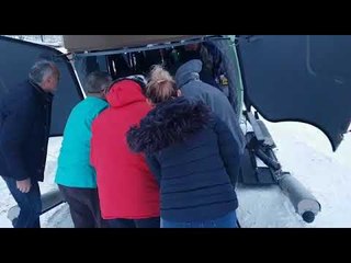 Ora News – Komplikacionet, nëna e re transportohet me helikopter nga Peshkopia drejt Tiranës